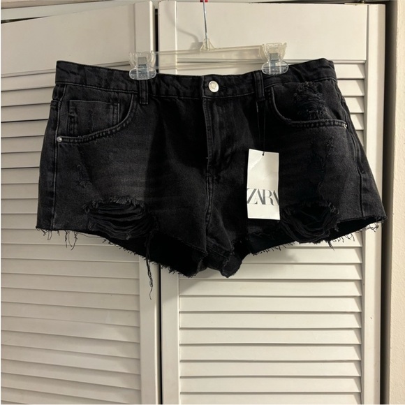 ZARA LOW RISE RIPPED DENIM SHORTS - Picture 5 of 5